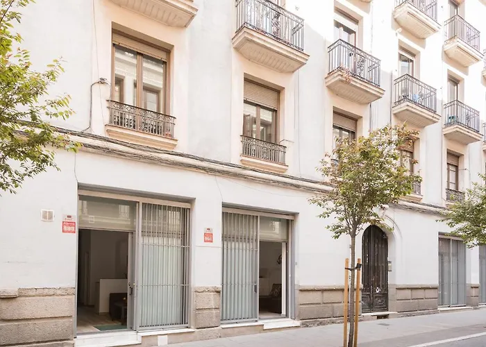 Dúplex en Antón Martín 4 Personas